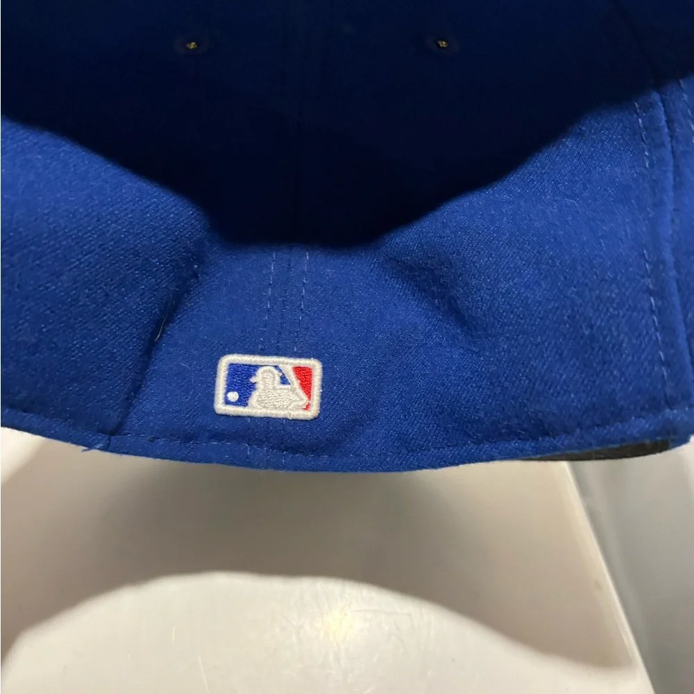 New Era fitted 59fifty Toronto Blue Jays field cap 7 1/2 New‎ - with stickers.